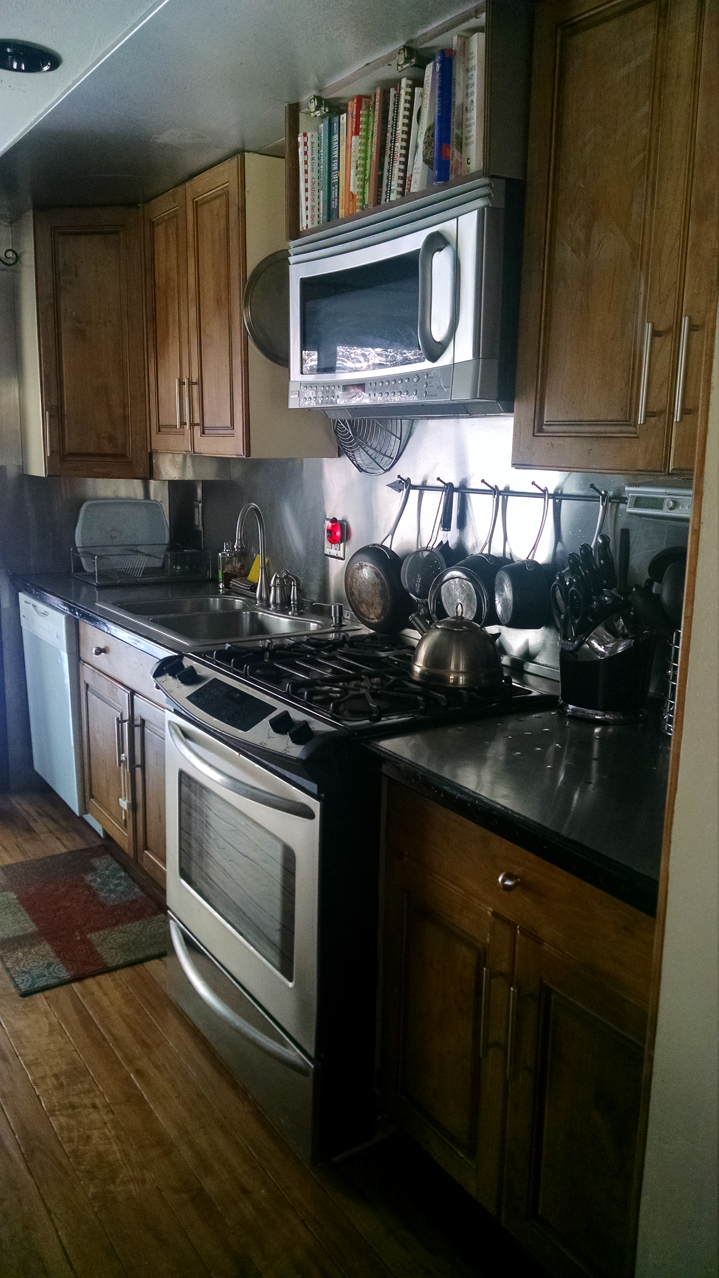 AirBnBKitchenGlenwood
